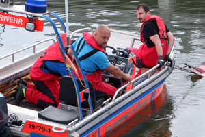 Rettungsboot während einem Manöver