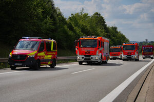 Einsatzfahrzeuge der Feuerwehr Stuttgart auf der Portalseite Stuttgart