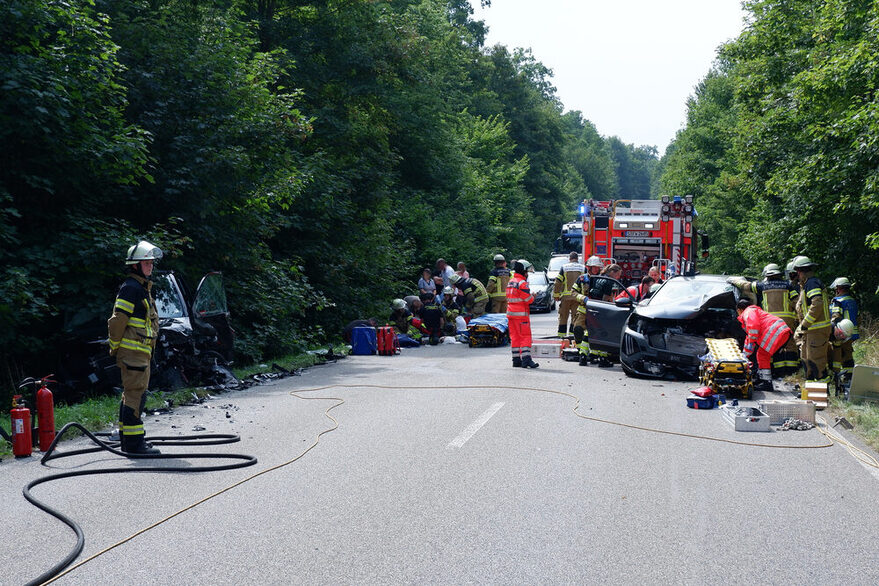 Verkehrsunfall mit mehreren verletzten Personen