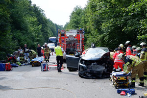 Einsatzkräfte während dem Einsatz