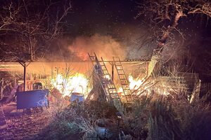 Brand eines Geräteunterstandes