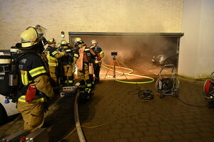 PKW Brand in einer Tiefgarage