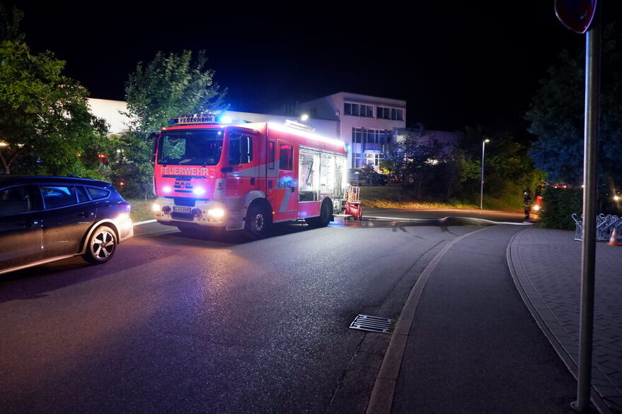 Brennende Maschine in Firmengebäude