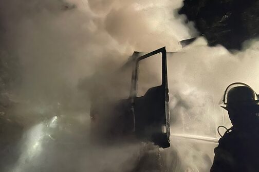 LKW-Brand auf Autobahn