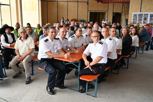 Richtfest Interim Feuerwache 1: Blick zu den Gästen