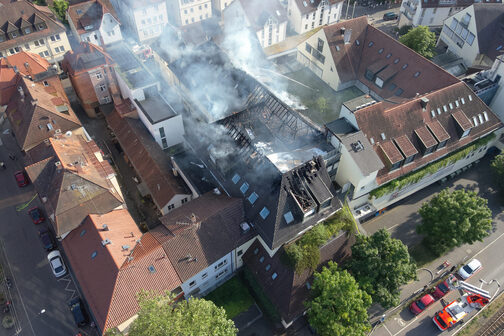 Feuerwehr im Einsatz beim Dachstuhlbrand