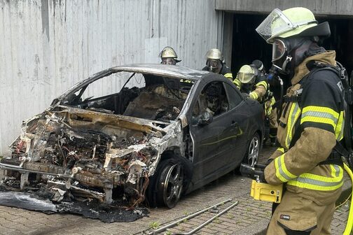 PKW-Brand in Tiefgarage