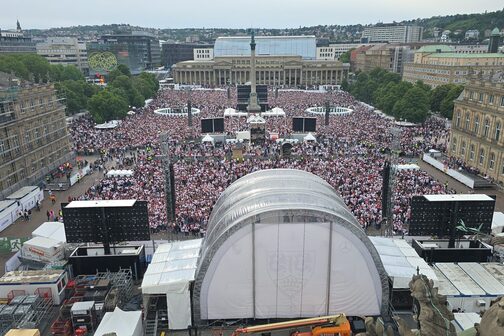 Public Viewing auf dem Schloßplatz