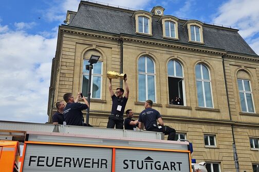 Feuerwehrkräfte zur Absicherung der Veranstaltung auf dem Schloßplatz