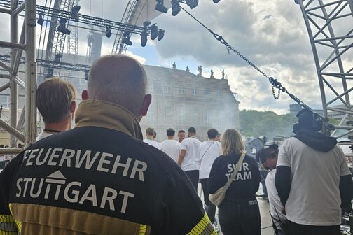 Feuerwehrkräfte zur Absicherung der Veranstaltung auf dem Schloßplatz