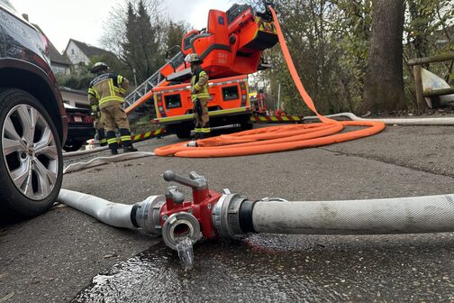 Brand in Mehrfamilienhaus in Stuttgart-Hedelfingen