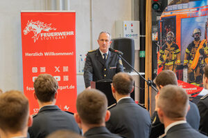 Vereidigungen und Beföderungen - Amtsleiter und Feuerwehrkommandant Dr. Georg Belge