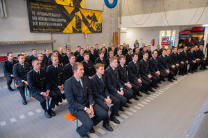 Vereidigungen und Beföderungen