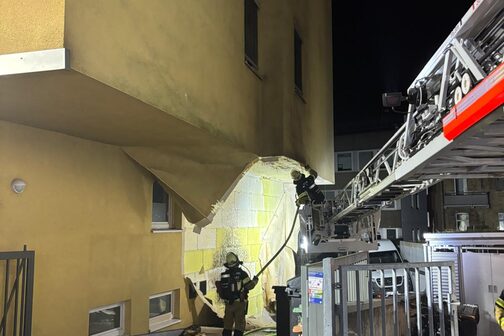 Brennende Müllbehälter in Stuttgart-Süd
